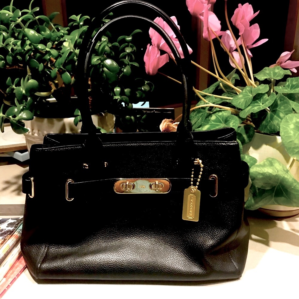 Coach Swagger Black Leather Handbag